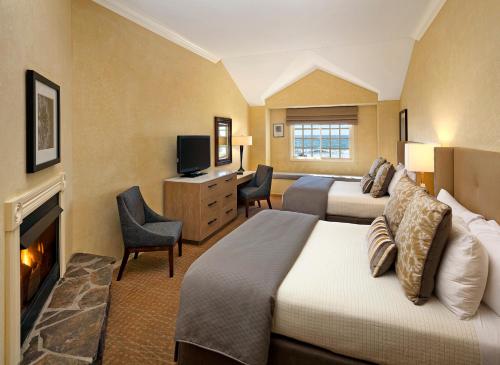 pelican inn and suites