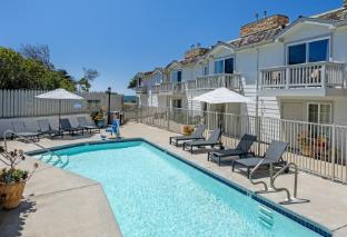 pelican inn and suites