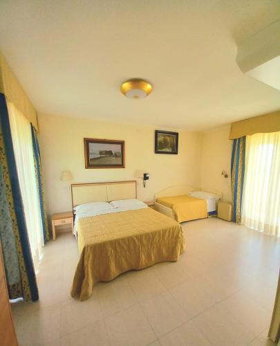 hotel ariella
