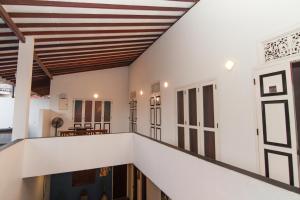 gomez place