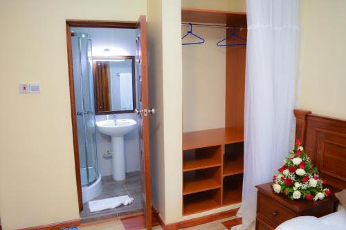 red ruby hotel