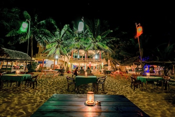 International Beach Hotel And Restaurant,Meetiyagoda>>Hikkaduwa,3 star