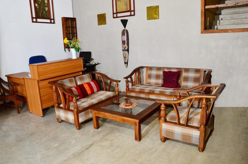 deer point hotel kandy