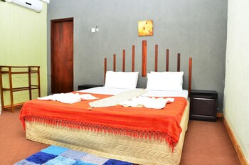 deer point hotel kandy