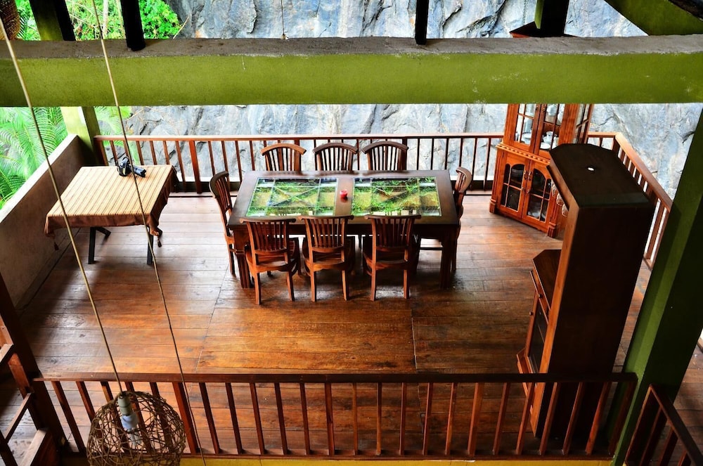 deer point hotel kandy