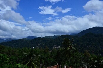 deer point hotel kandy