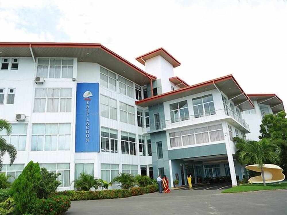 hotel east lagoon