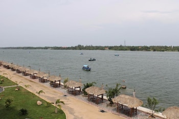 Hotel East Lagoon,Eravur Town>>Batticaloa,4 star