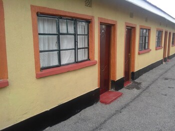 Sleepway Cottages,Nakuru County>>Lake Nakuru National Park,3 star