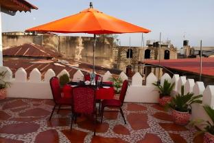 al minar hotel