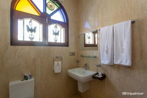 al minar hotel
