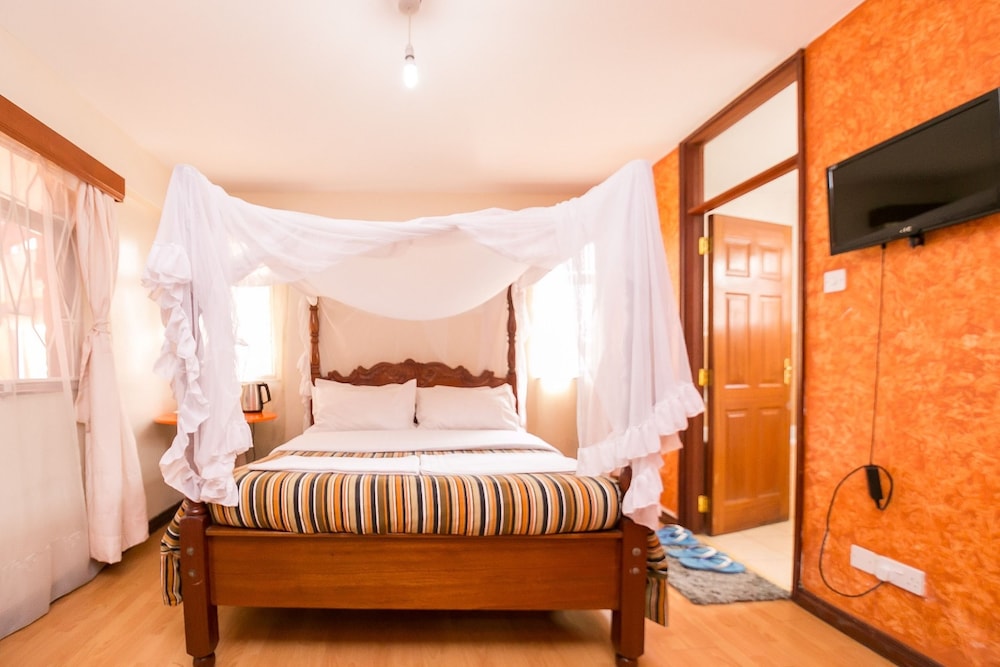 upperhill blueberry hotel