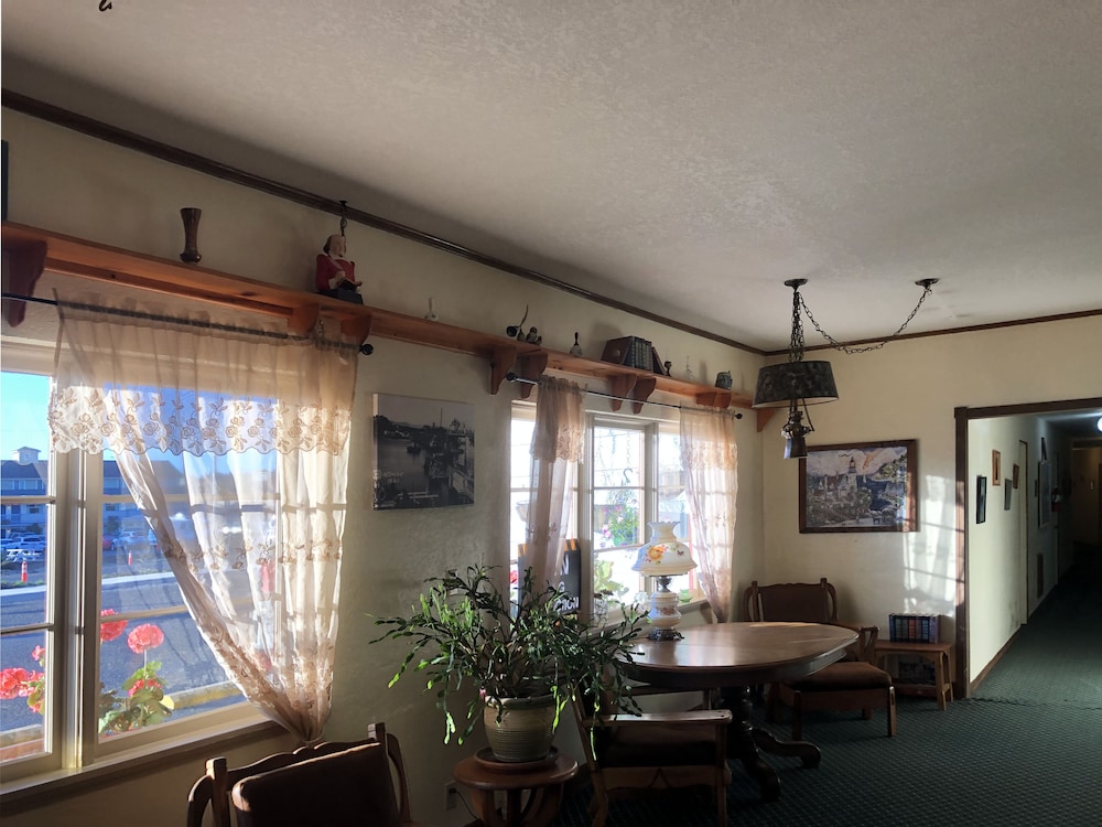 florence lighthouse inn