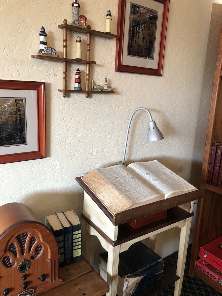 florence lighthouse inn