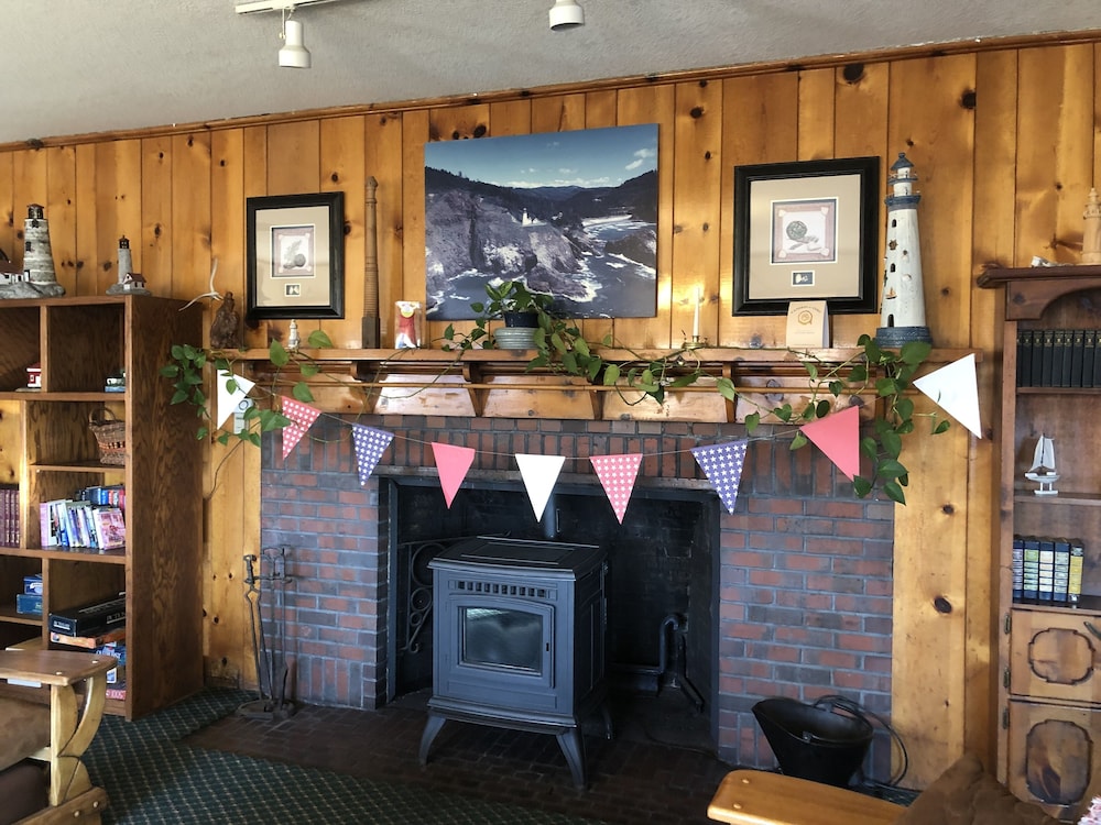 florence lighthouse inn