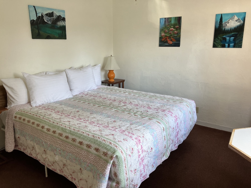 florence lighthouse inn