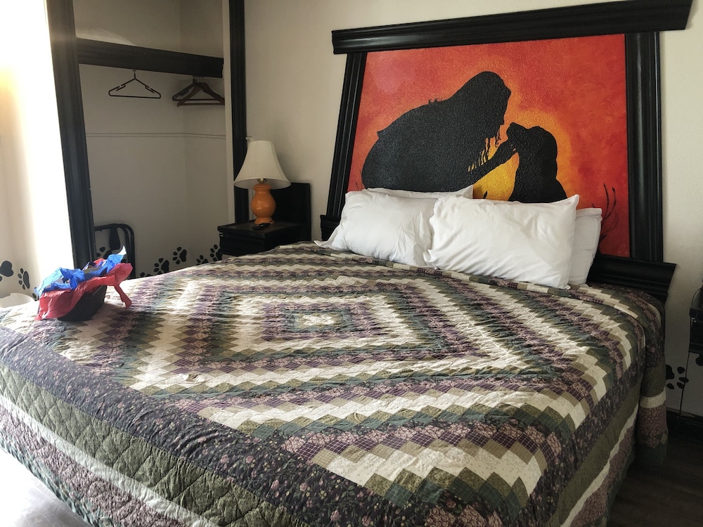 florence lighthouse inn