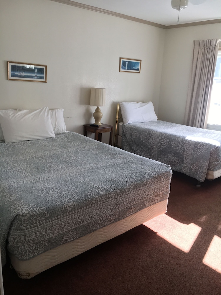 florence lighthouse inn