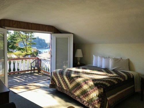 florence lighthouse inn