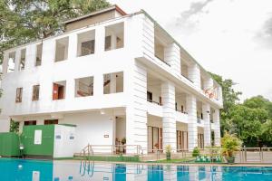 G.M.T. Sorabora Village Hotel,Near Samadhi Buddha Statue,3 star