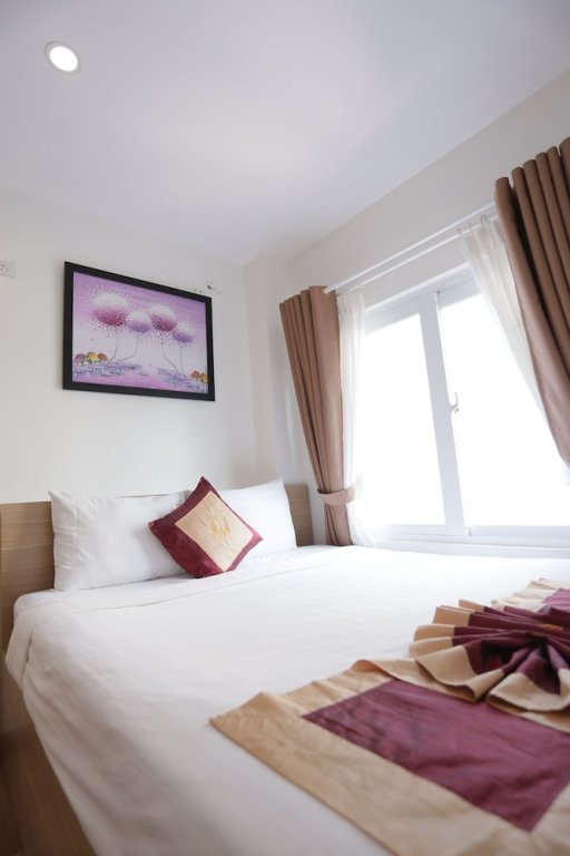 Prince Hotel (Ex. Nice Hotel),Near Tram Huong Tower,2 star