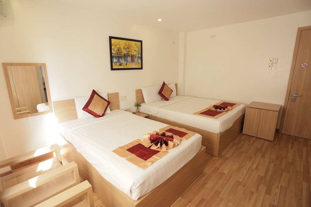 Prince Hotel (Ex. Nice Hotel),Near Tram Huong Tower,2 star