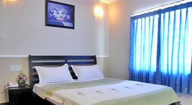 Prince Hotel (Ex. Nice Hotel),Near Tram Huong Tower,2 star