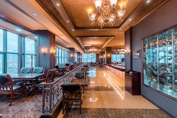 the grand hill hotel