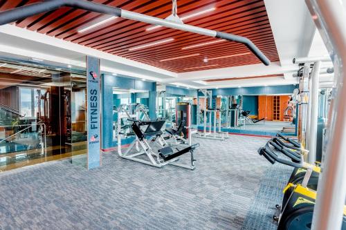 the grand hill hotel