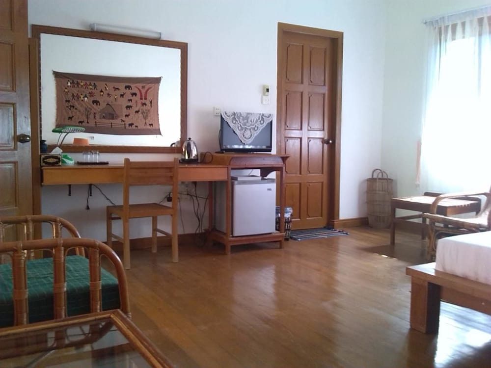 lawkanat hotel