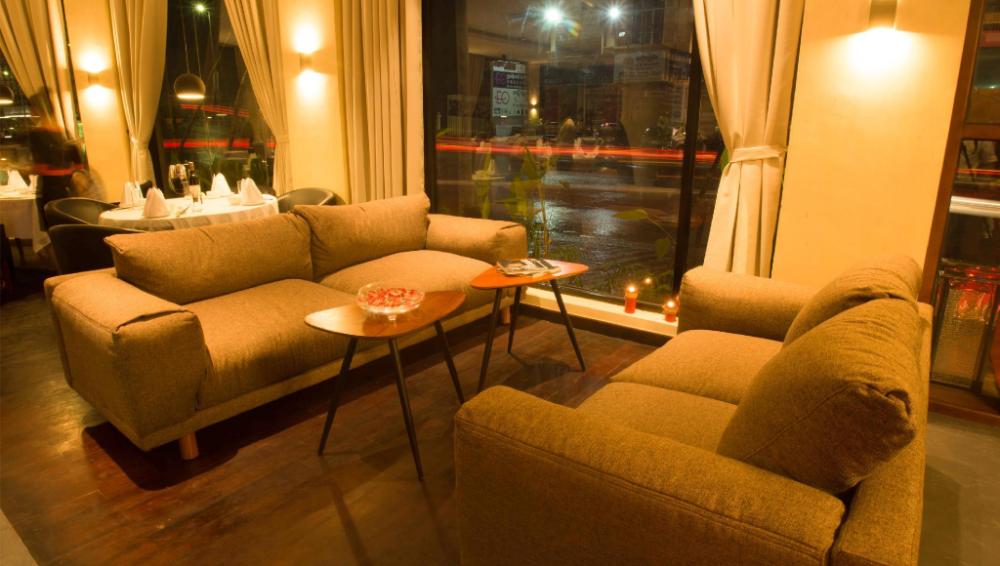 almond hotel bassac river