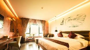 almond hotel bassac river