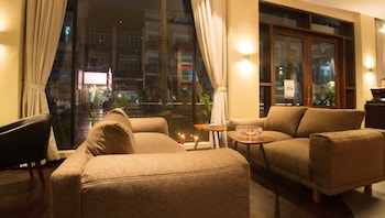 almond hotel bassac river