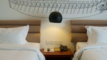 almond hotel bassac river