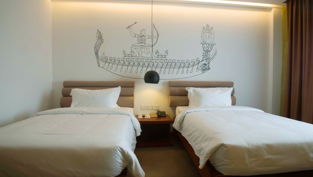 almond hotel bassac river