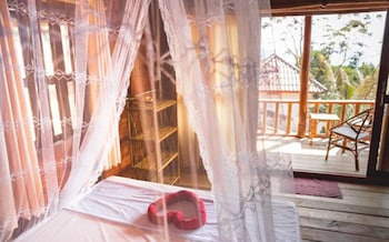 happy elephant bungalows