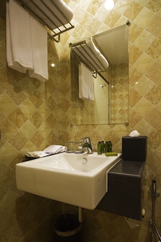 holly hotel myanmar