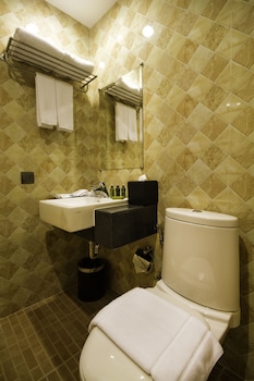 holly hotel myanmar