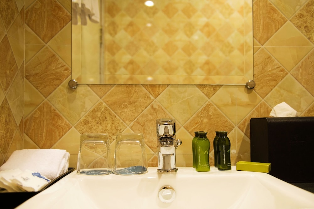 holly hotel myanmar