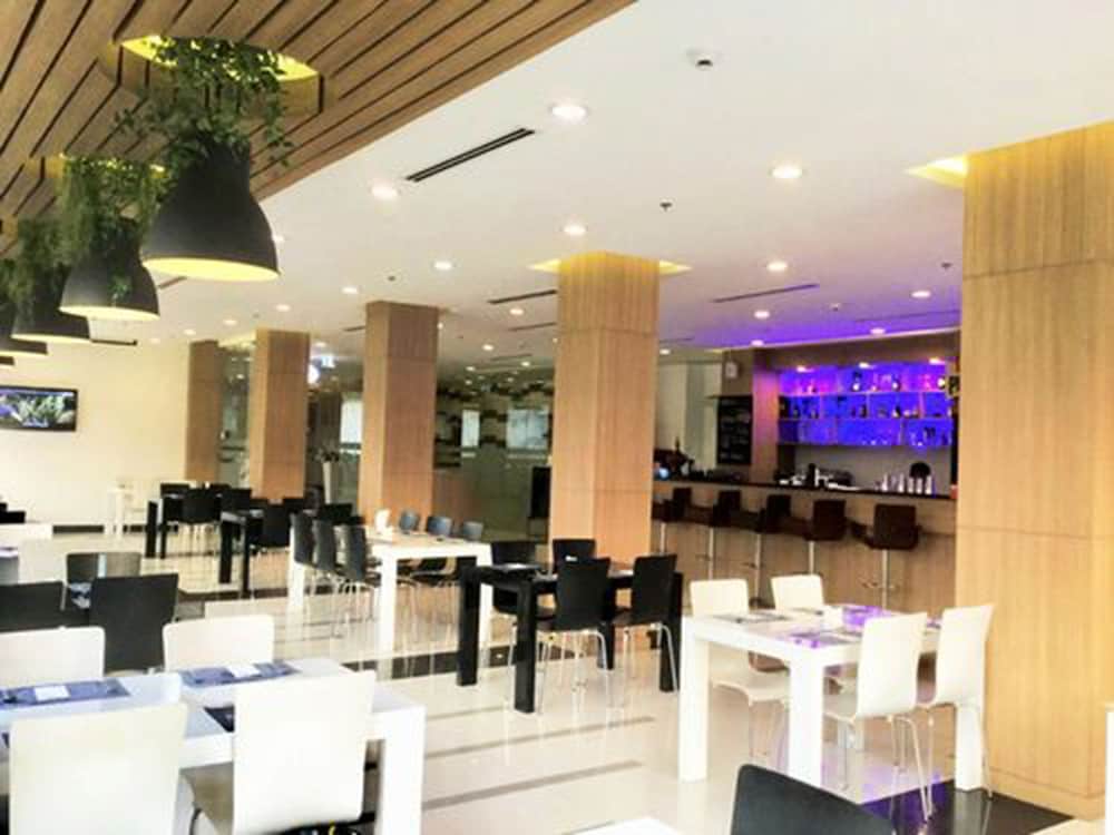 holly hotel myanmar