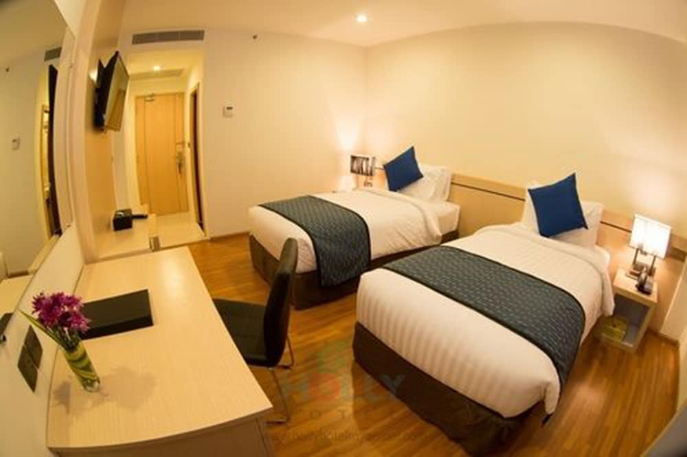 holly hotel myanmar
