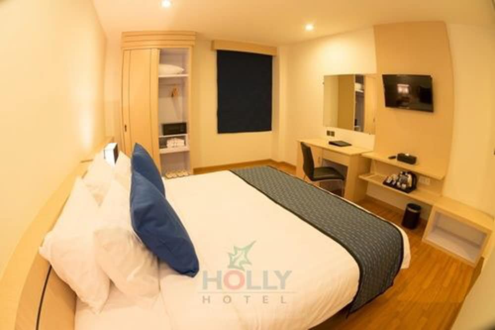 holly hotel myanmar