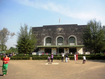 Holly Hotel Myanmar,Yangon Region>>Yangon,3 star