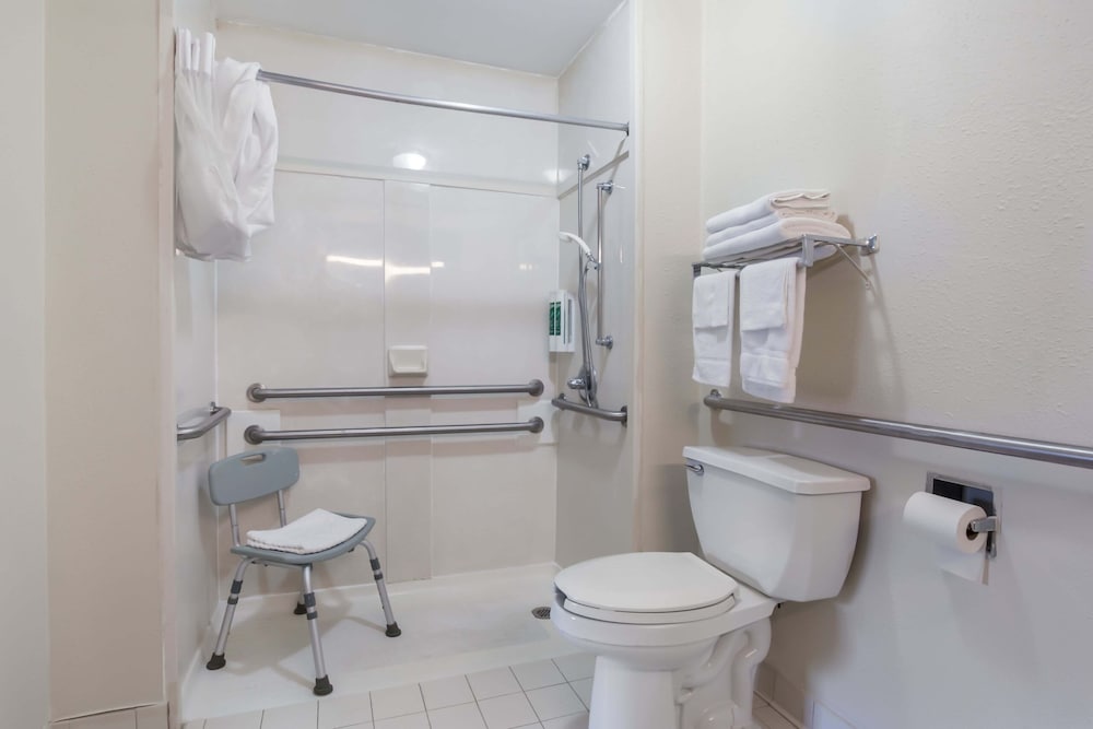 1 life studio and suites