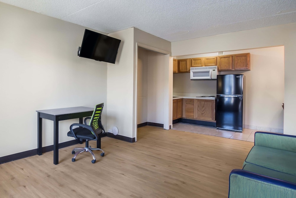 1 life studio and suites