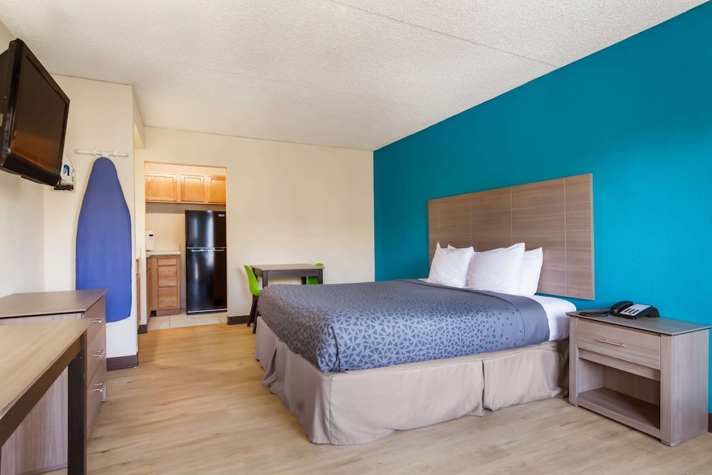 1 life studio and suites
