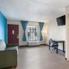 1 life studio and suites
