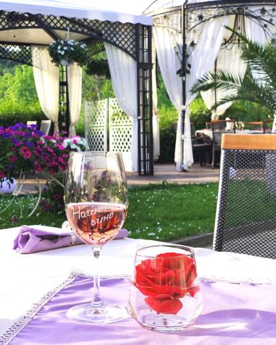 park hotel raya garden
