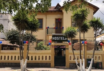 hostal volunteer house