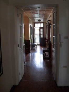 hostal volunteer house